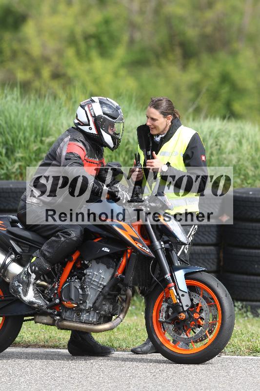 Archiv-2025/10 23.04.2025 Cornu Master School ADR/gruen-vert/0-2